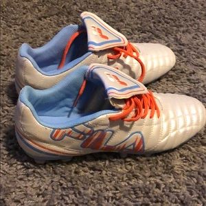 Women’s size 9 Fila cleats